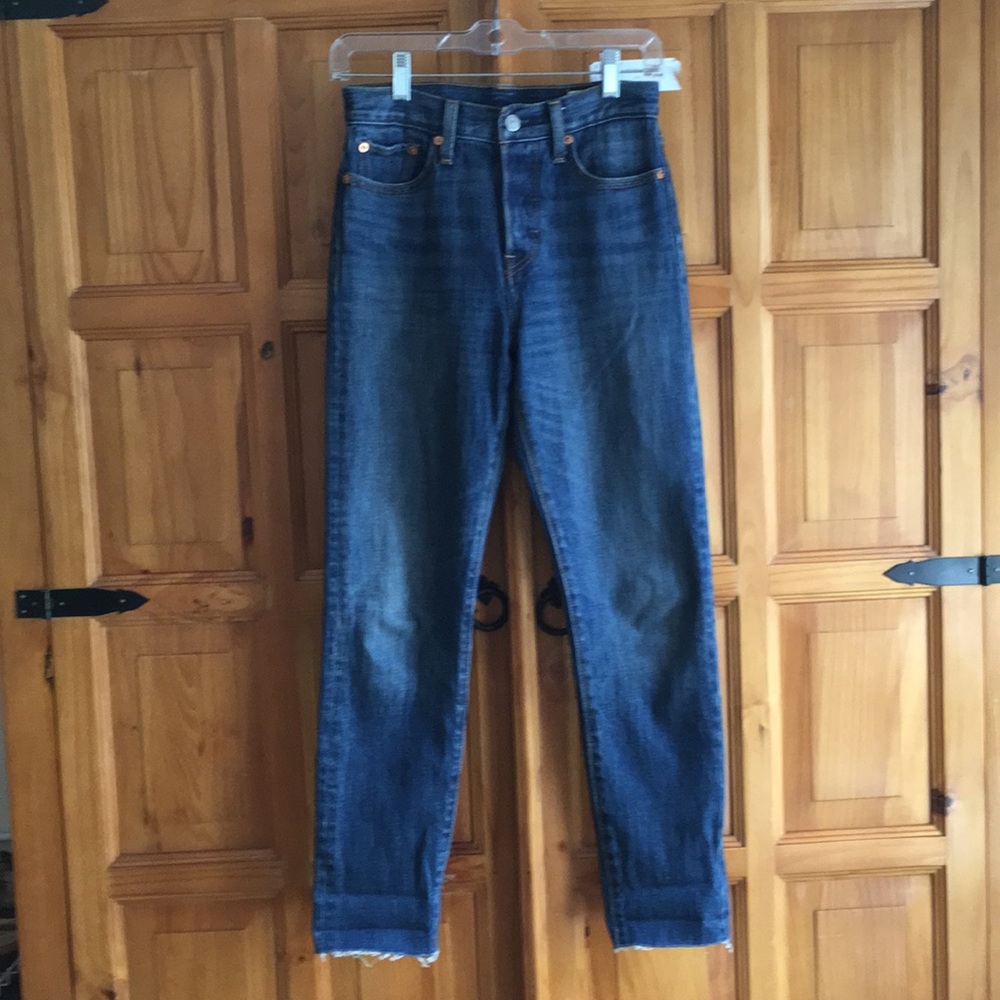 Levi's Wedgie Jeans size 25 in Classic Wash